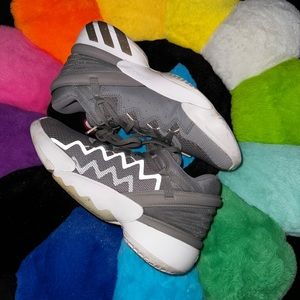 Don Issue 2.0 Grey
Size 7.5 M